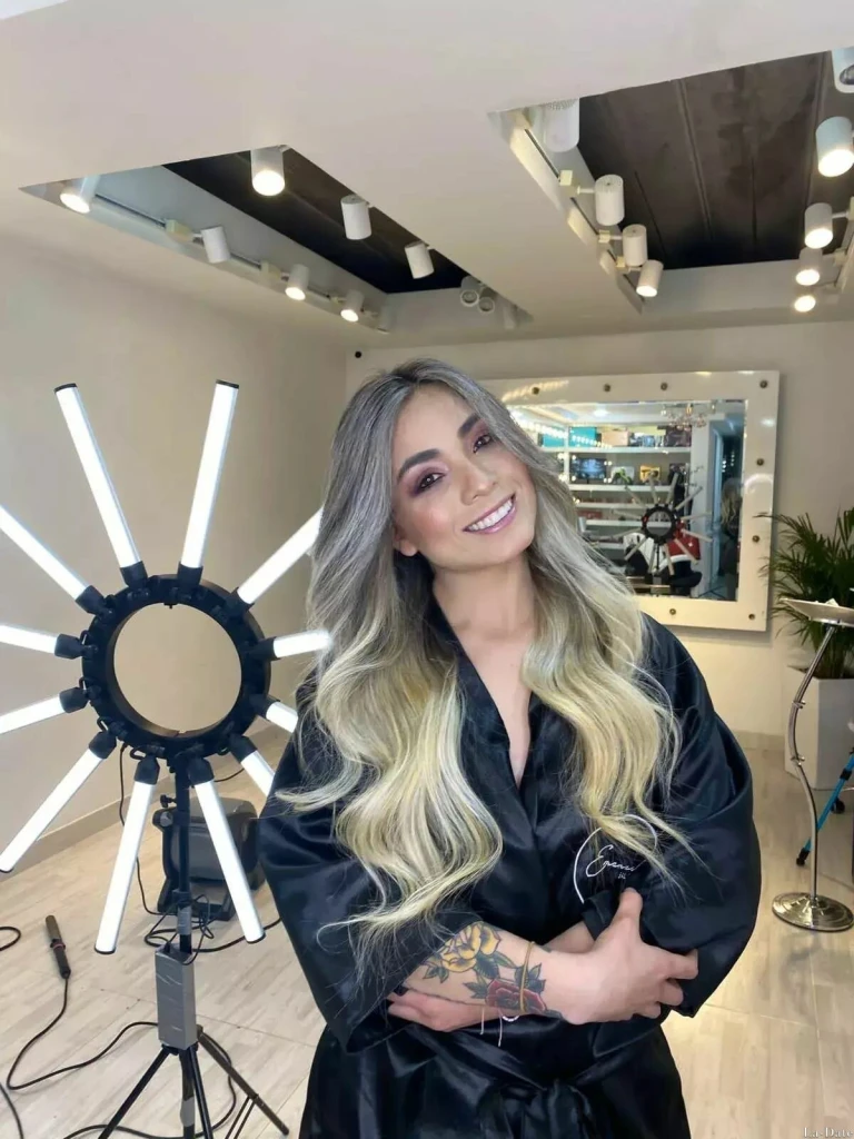 Danna, 26