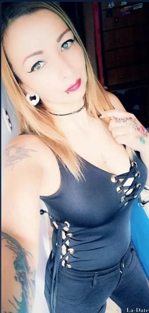 Manuela Profile image 2